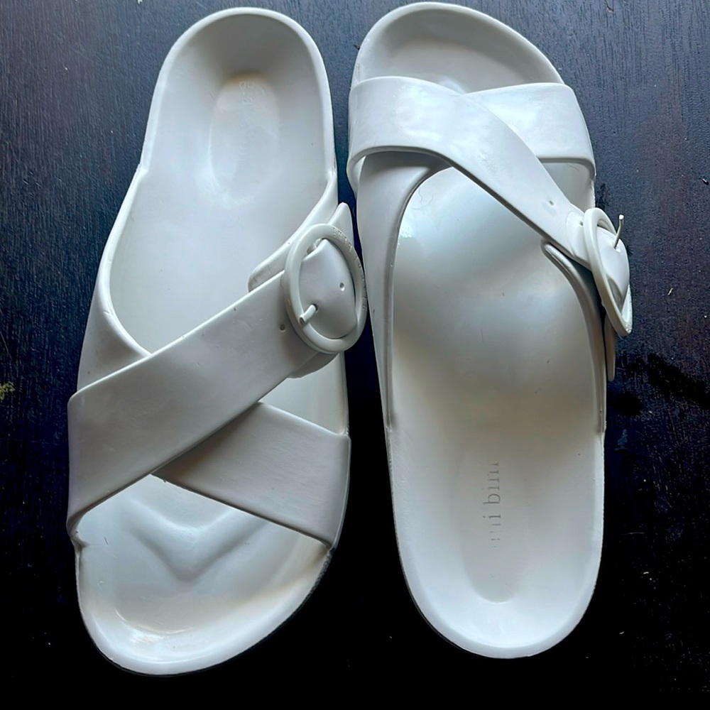 Cute ladies sandals